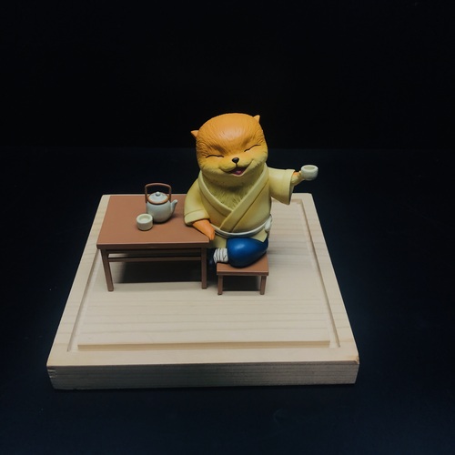 ACRYLIC DOLL DISPLAY STAND WITH WOODEN BASE